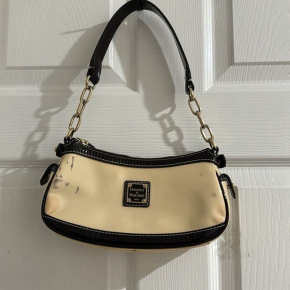 Dooney & Bourke patent leather bag J6423747. Preowned - Picture 1 of 8